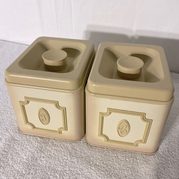 Vintage Ekco Beige Painted Metal Coffee Tea Canisters W Plastic Lids - Picture 1 of 13